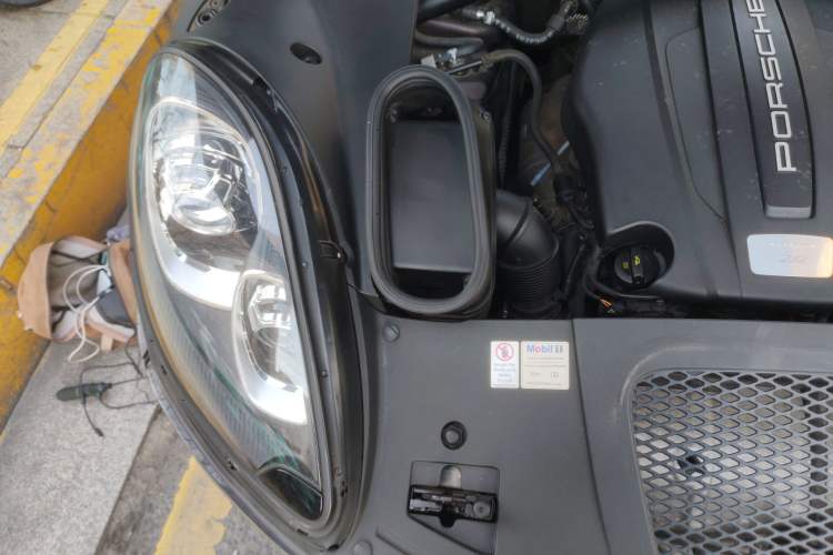 Used Porsche Macan 2017 Macan 2.0T Engine Bay Right