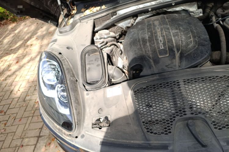 Used Porsche Macan 2017 Macan 2.0T Engine Bay Right