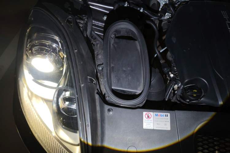 Used Porsche Macan 2017 Macan 2.0T Engine Bay Right