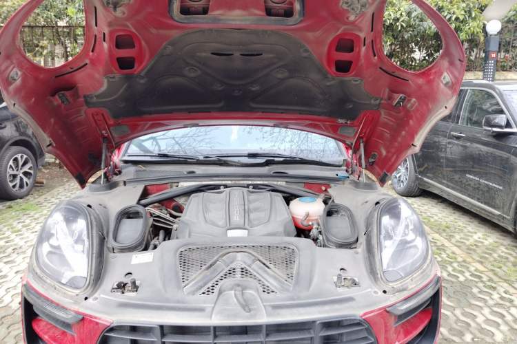 Used Porsche Macan 2017 Macan GTS 3.0T Engine Bay