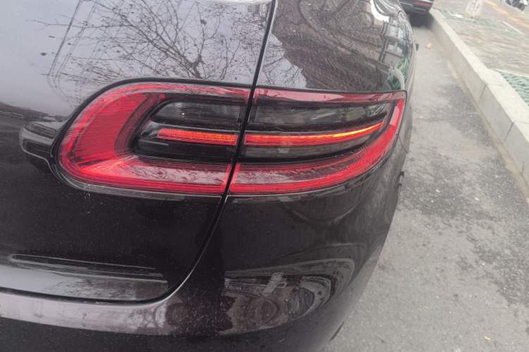 Used Porsche Macan 2017 Macan 2.0T Exterior 3
