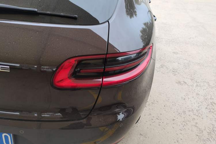 Used Porsche Macan 2017 Macan 2.0T Exterior 3