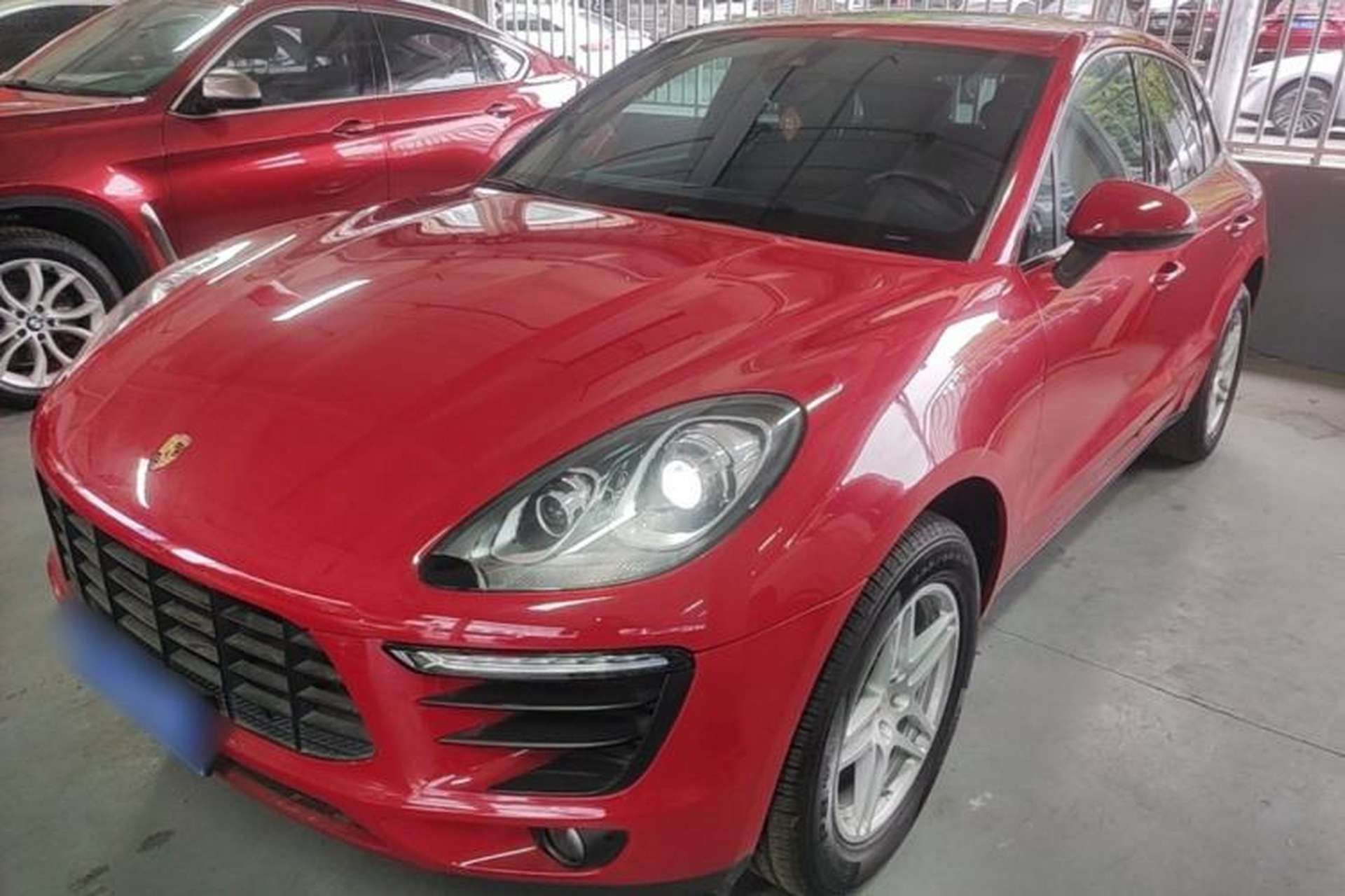 Used Porsche Macan 2017 Macan 2.0T Front Left 45 Deg
