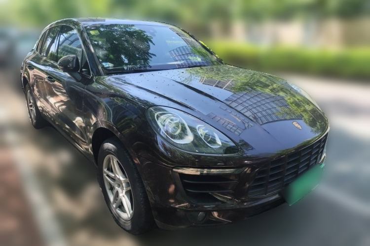 Used Porsche Macan 2017 Macan 2.0T Front Right 45 Deg