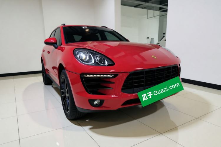 Used Porsche Macan 2017 Macan 2.0T Front Right 45 Deg