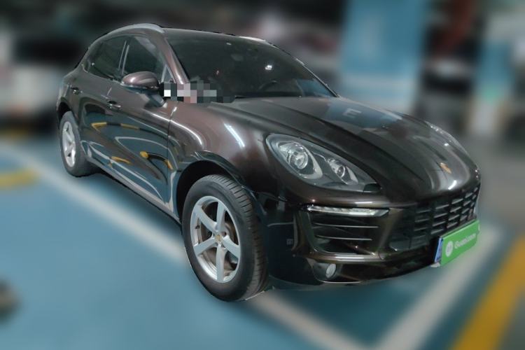 Used Porsche Macan 2017 Macan 2.0T Front Right 45 Deg