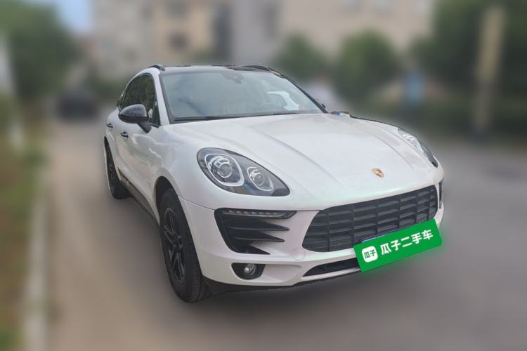 Used Porsche Macan 2017 Macan 2.0T Front Right 45 Deg