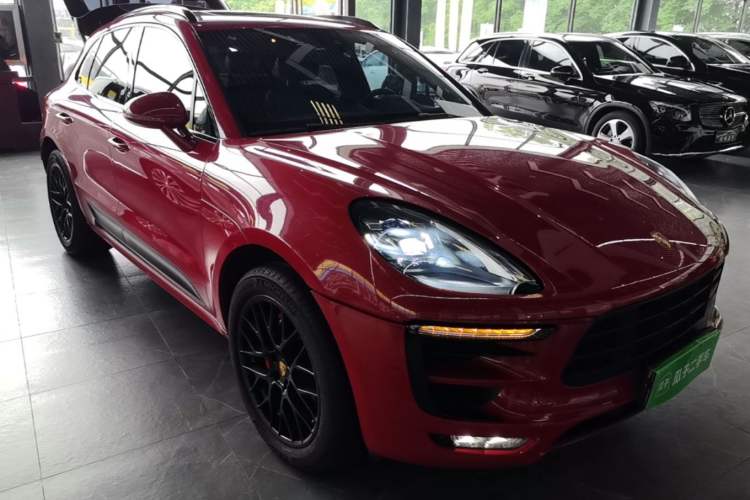 Used Porsche Macan 2017 Macan GTS 3.0T Front Right 45 Deg