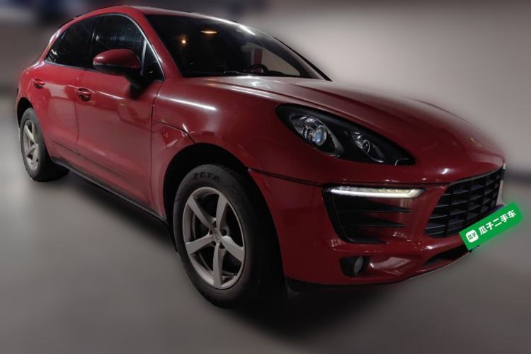 Used Porsche Macan 2017 Macan 2.0T Front Right 45 Deg