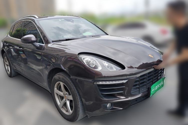 Used Porsche Macan 2017 Macan 2.0T Front Right 45 Deg