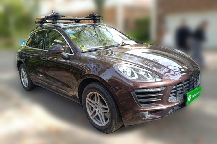 Used Porsche Macan 2017 Macan 2.0T Front Right 45 Deg