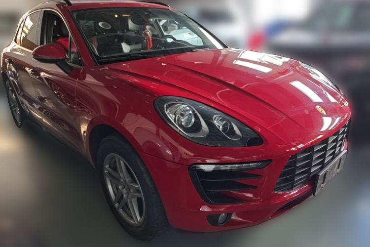 Used Porsche Macan 2017 Macan 2.0T Front Right 45 Deg