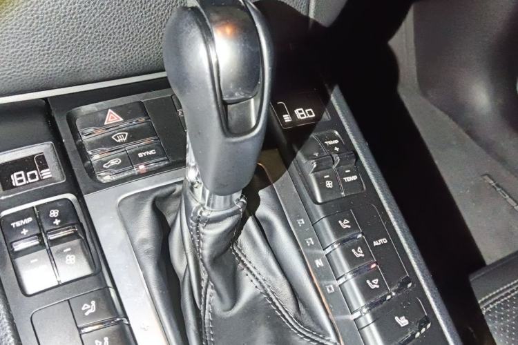 Used Porsche Macan 2017 Macan 2.0T Gear Lever