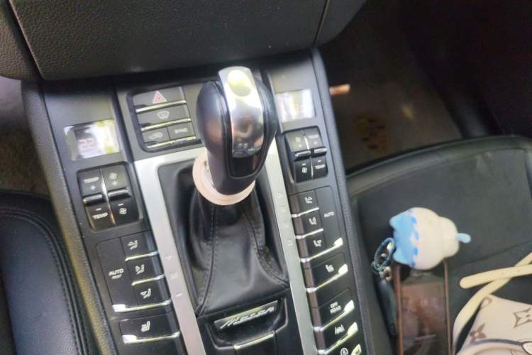 Used Porsche Macan 2017 Macan 2.0T Gear Lever