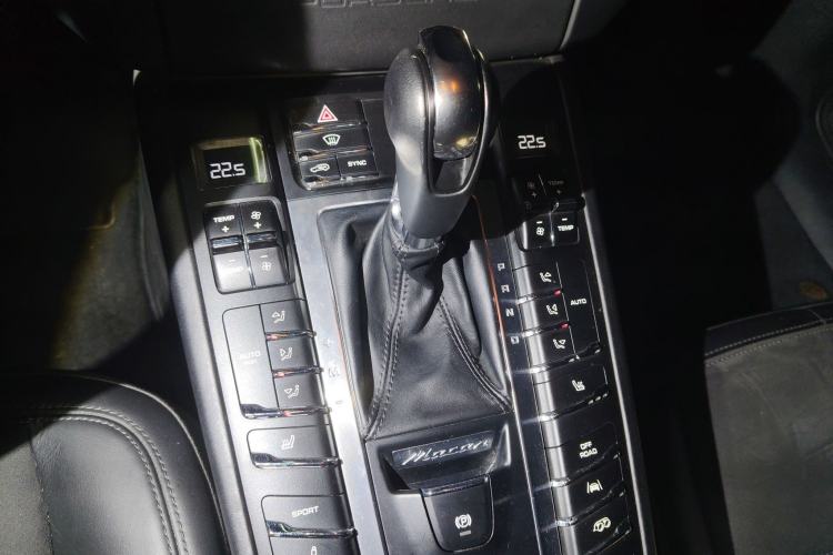 Used Porsche Macan 2017 Macan GTS 3.0T Gear Lever