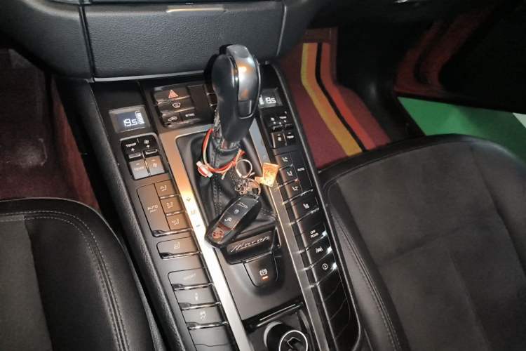 Used Porsche Macan 2017 Macan 2.0T Gear Lever