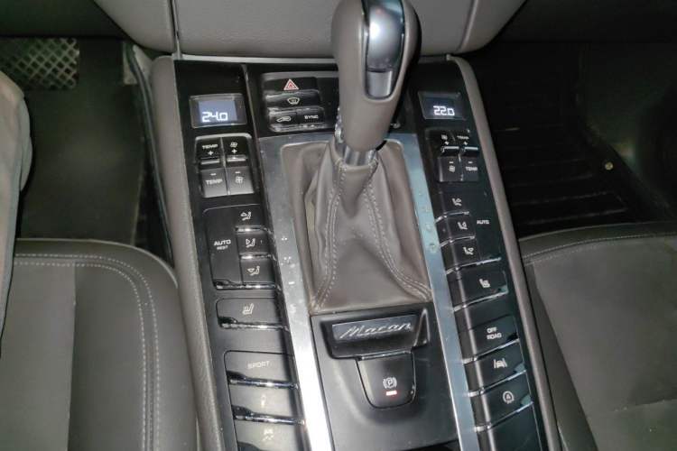 Used Porsche Macan 2017 Macan 2.0T Gear Lever