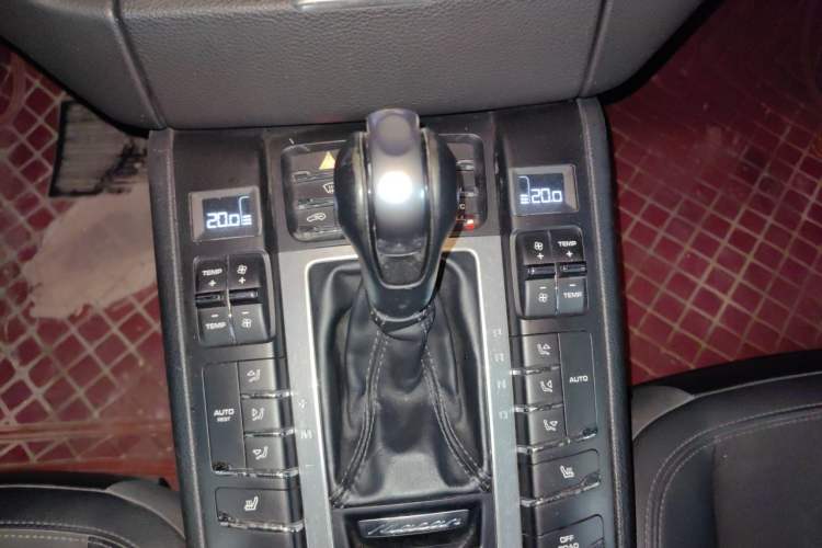 Used Porsche Macan 2017 Macan 2.0T Gear Lever