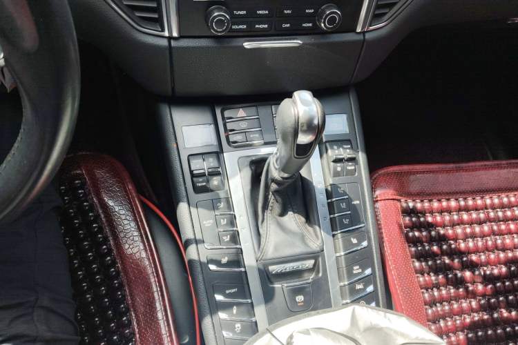Used Porsche Macan 2017 Macan 2.0T Gear Lever