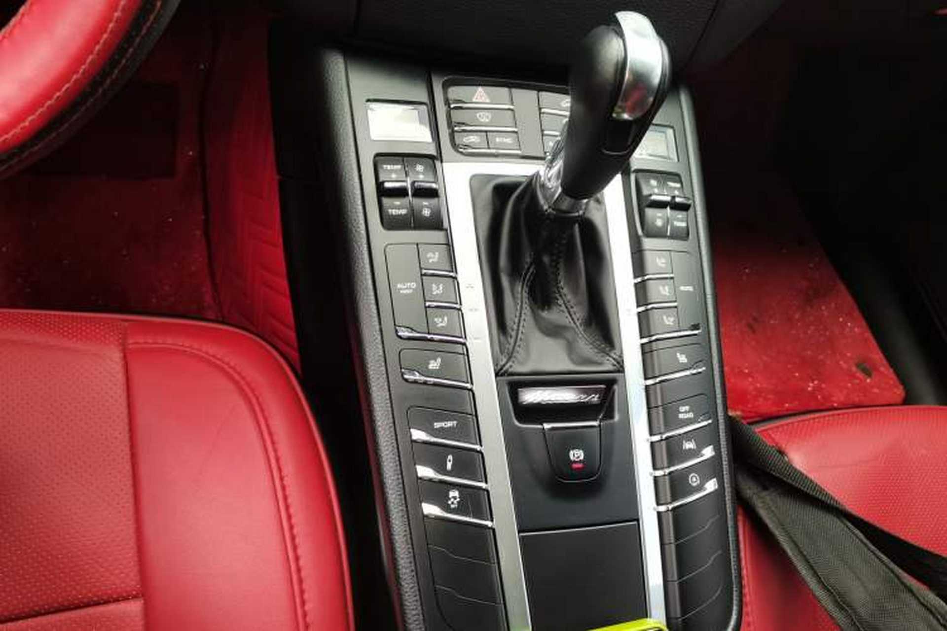 Used Porsche Macan 2017 Macan 2.0T Gear Lever