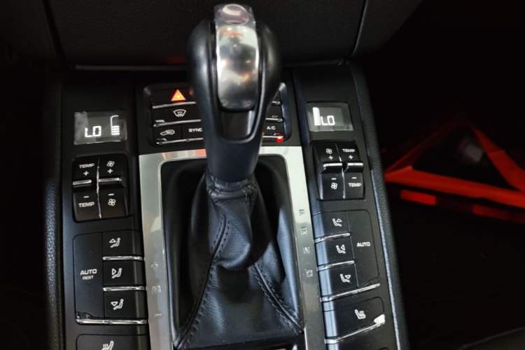 Used Porsche Macan 2017 Macan 2.0T Gear Lever