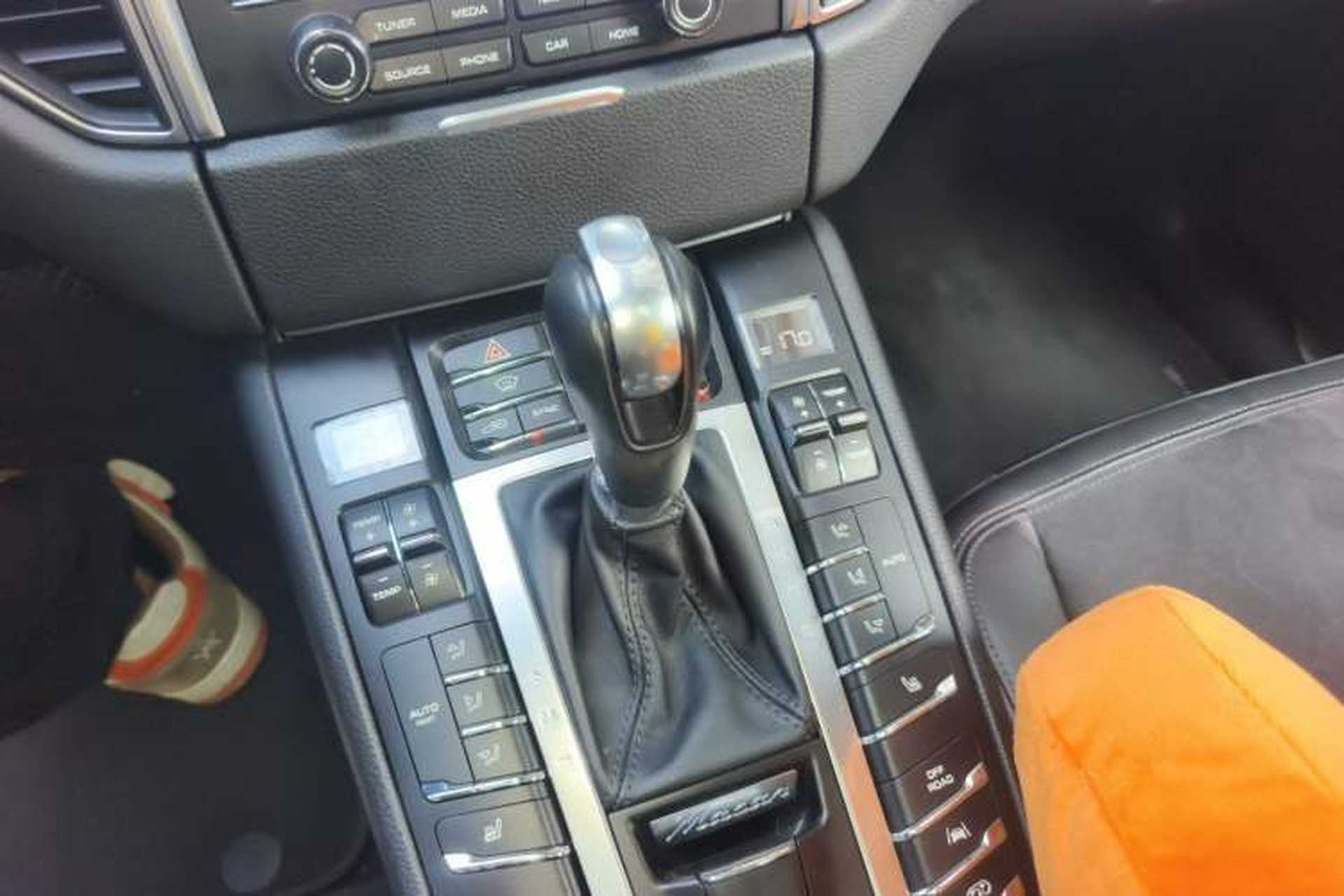 Used Porsche Macan 2017 Macan GTS 3.0T Gear Lever