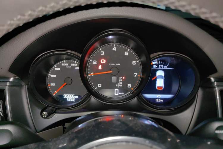 Used Porsche Macan 2017 Macan 2.0T Instrument Cluster