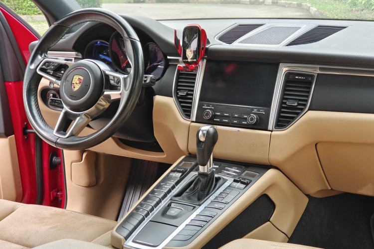 Used Porsche Macan 2017 Macan 2.0T Interior 10