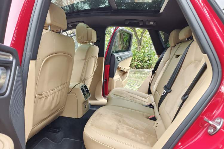 Used Porsche Macan 2017 Macan 2.0T Interior 12