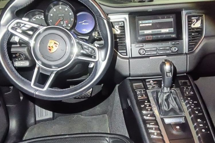 Used Porsche Macan 2017 Macan 2.0T Interior 2