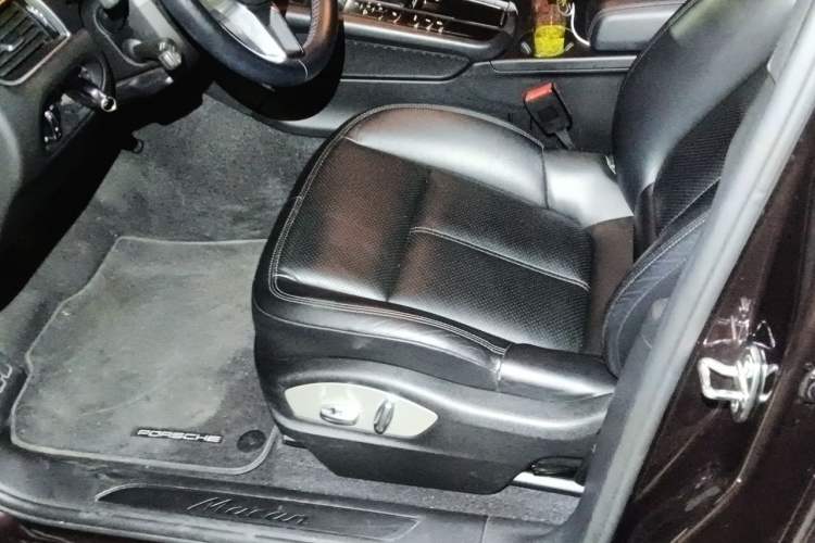 Used Porsche Macan 2017 Macan 2.0T Interior 3