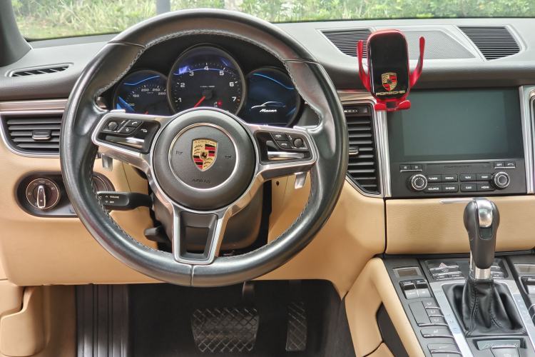 Used Porsche Macan 2017 Macan 2.0T Interior 6
