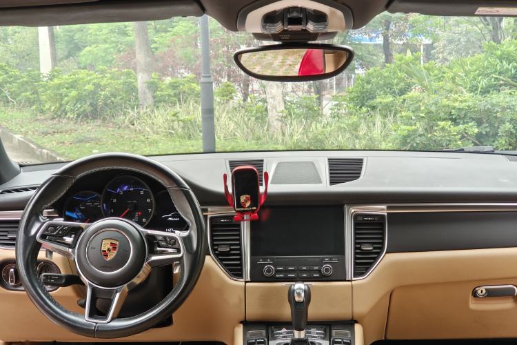 Used Porsche Macan 2017 Macan 2.0T Interior 9