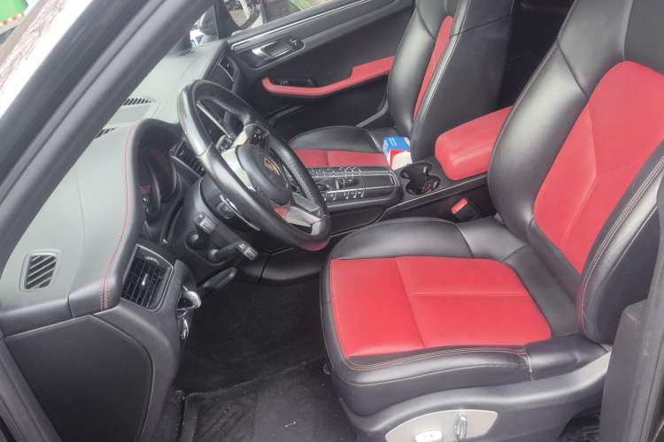 Used Porsche Macan 2017 Macan 2.0T Left Front Seat