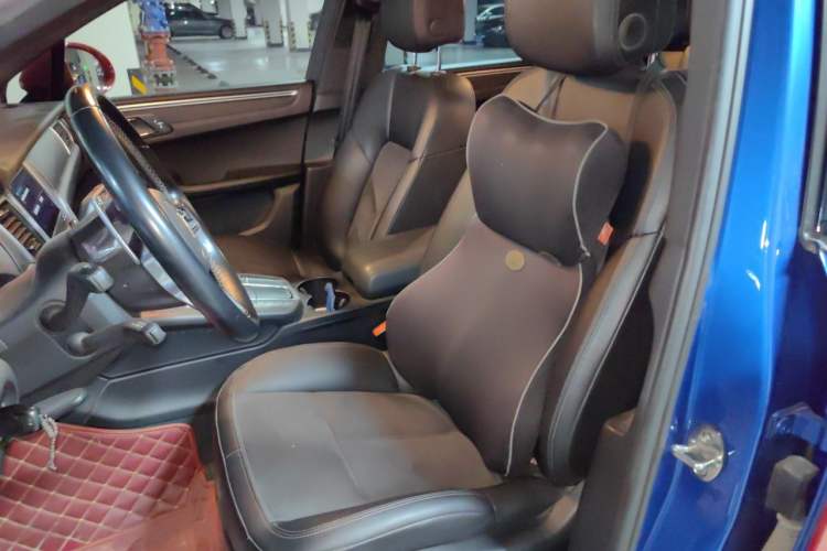 Used Porsche Macan 2017 Macan 2.0T Left Front Seat