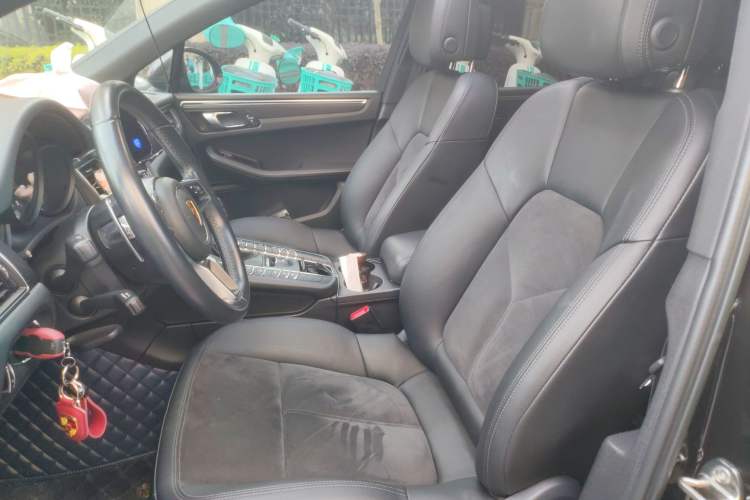 Used Porsche Macan 2017 Macan 2.0T Left Front Seat