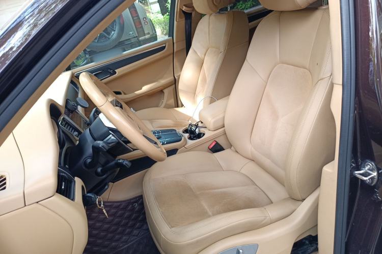 Used Porsche Macan 2017 Macan 2.0T Left Front Seat