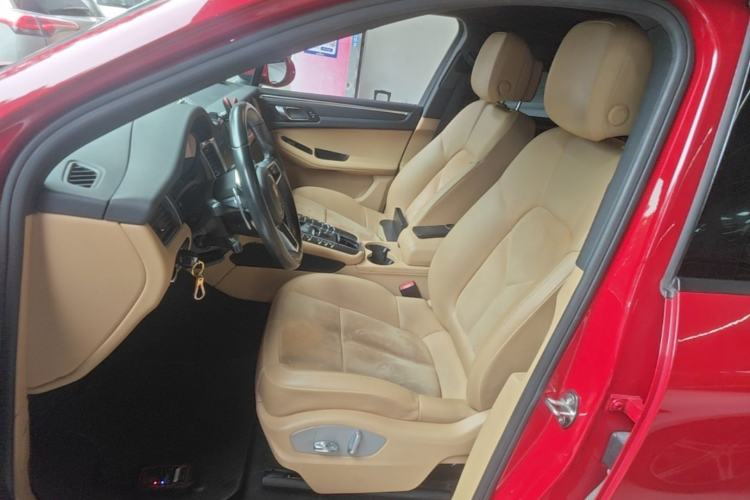 Used Porsche Macan 2017 Macan 2.0T Left Front Seat