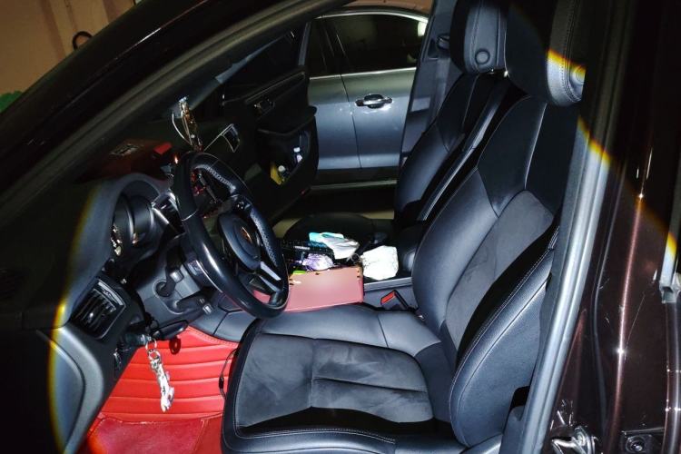 Used Porsche Macan 2017 Macan 2.0T Left Front Seat