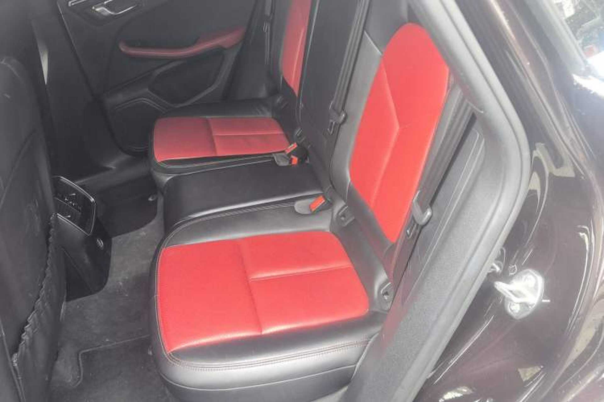 Used Porsche Macan 2017 Macan 2.0T Left Rear Seat