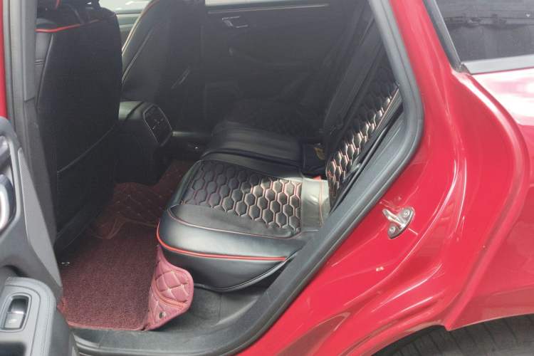 Used Porsche Macan 2017 Macan 2.0T Left Rear Seat