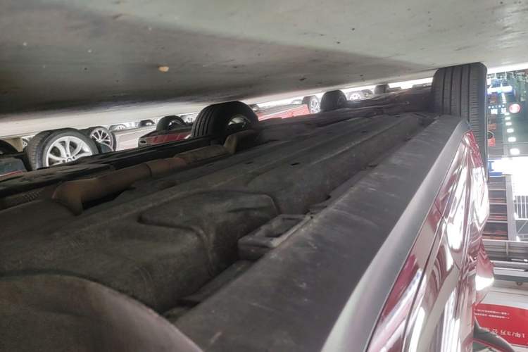 Used Porsche Macan 2017 Macan 2.0T Left Side Sill