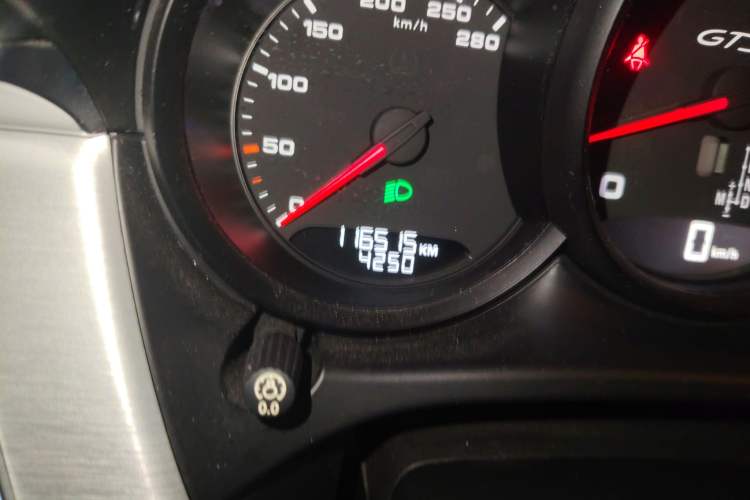 Used Porsche Macan 2017 Macan GTS 3.0T Odometer Close Up
