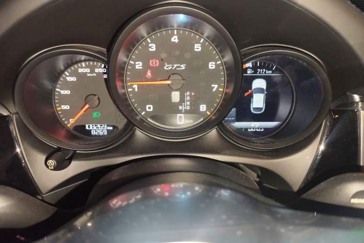 Used Porsche Macan 2017 Macan GTS 3.0T Odometer Close Up