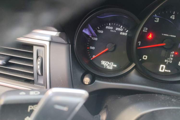 Used Porsche Macan 2017 Macan 2.0T Odometer Close Up