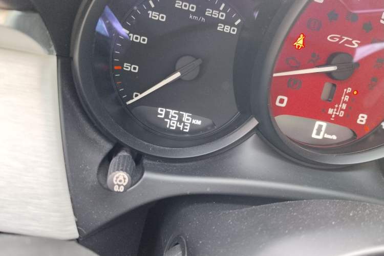 Used Porsche Macan 2017 Macan GTS 3.0T Odometer Close Up