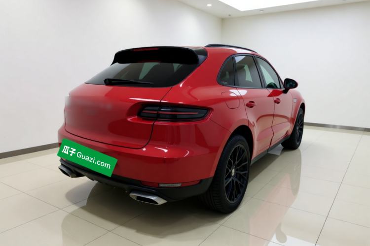 Used Porsche Macan 2017 Macan 2.0T Rear Right 45 Deg