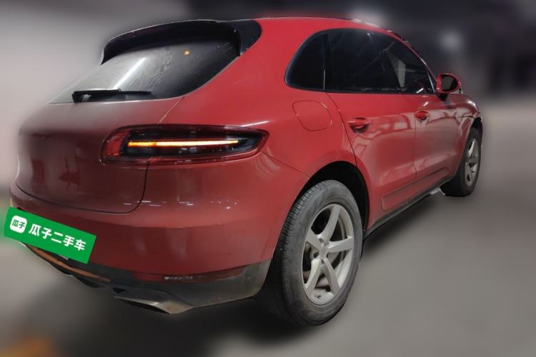 Used Porsche Macan 2017 Macan 2.0T Rear Right 45 Deg