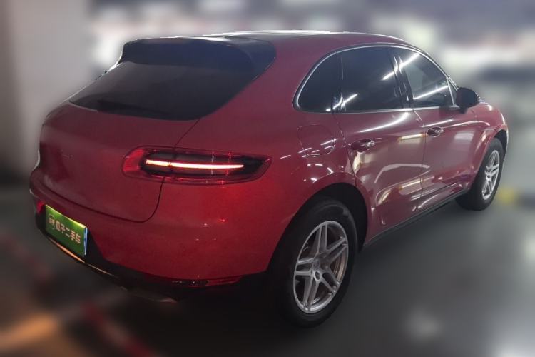 Used Porsche Macan 2017 Macan 2.0T Rear Right 45 Deg
