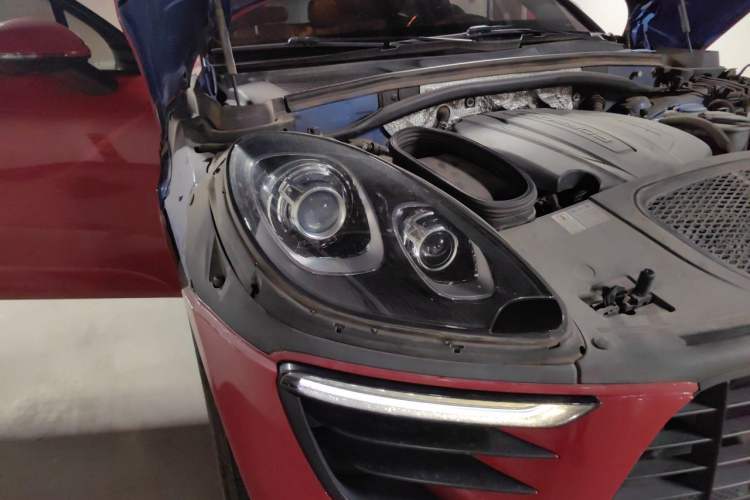 Used Porsche Macan 2017 Macan 2.0T Right Front Headlight